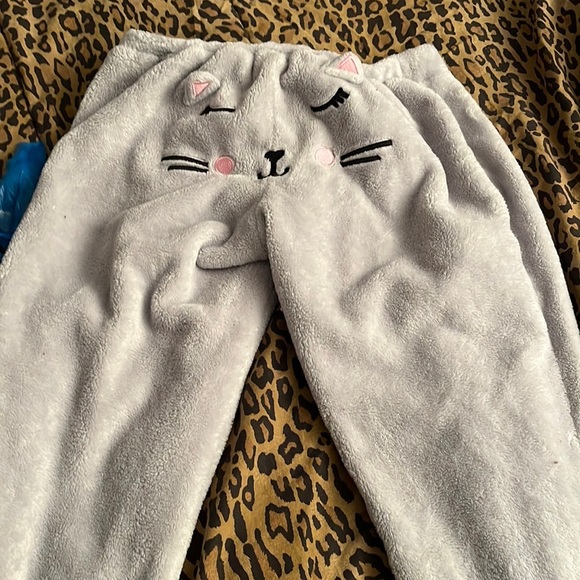 Rampage size medium gray fleece size jogger with kitty on the behind super soft - Picture 2 of 6
